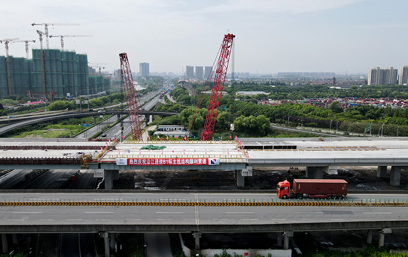 上海：沿江通道浦西接线段工程主线桥梁结构贯通