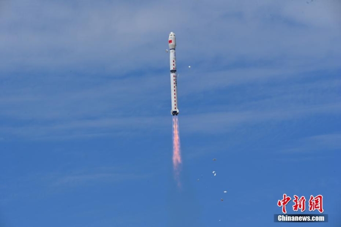 中国成功发射风云三号06星 长四系列火箭迎“百发”-中新网